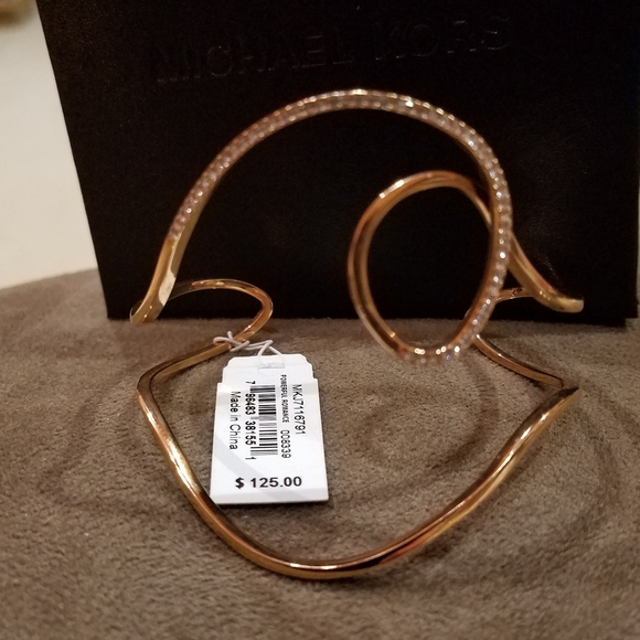MICHAEL Michael Kors Powerful Romance Cuff Bracelet Open Swirl RoseGold Tone NWT - Picture 7 of 14